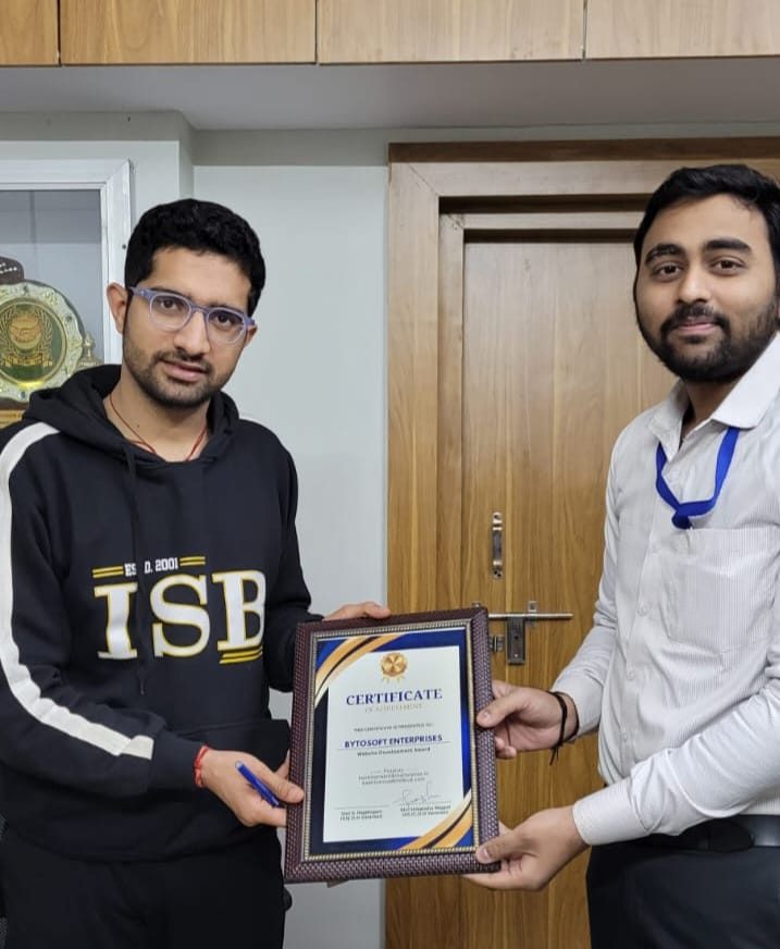 Bytosoft receiving the Website Development Award